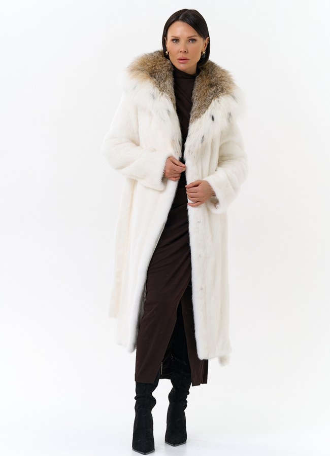 Шуба из белой  норки с капюшоном из рыси модель № 25001 универмаг малина