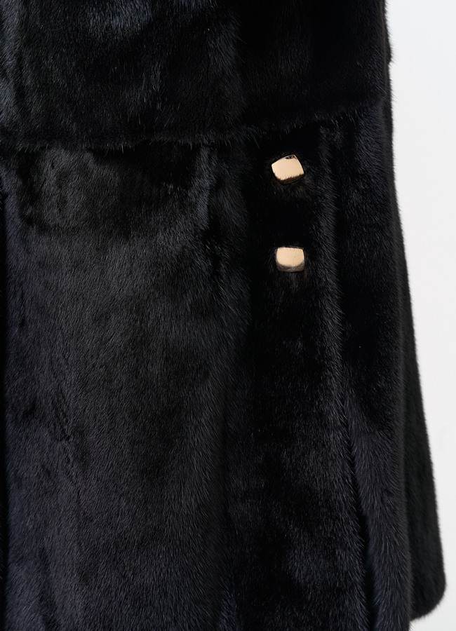 Женская шуба из скандинавской норки с капюшоном модель № 31635 универмаг малина