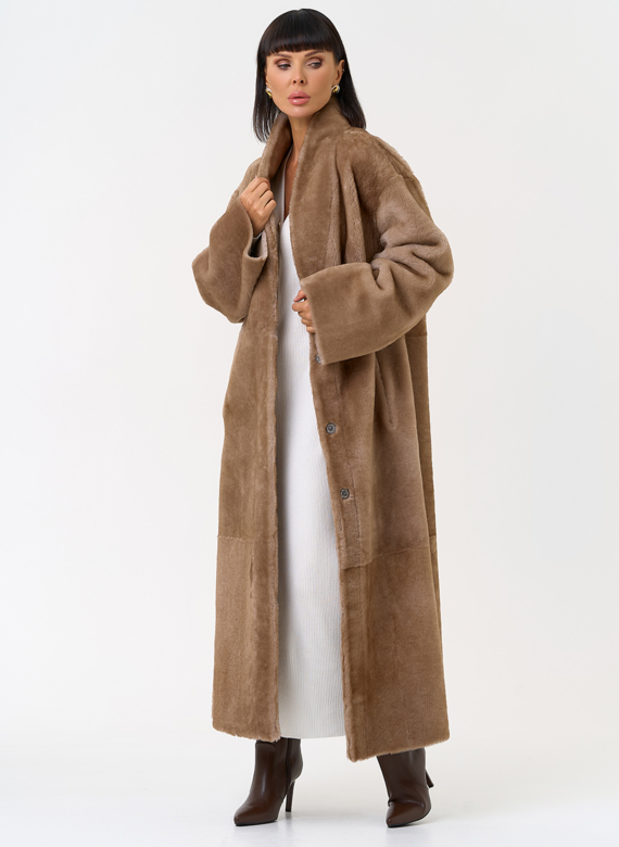 Двухсторонняя женская дубленка с декоративным поясом