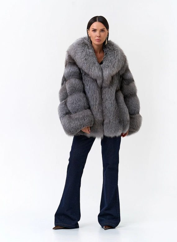 Шуба из меха чернобурой лисы