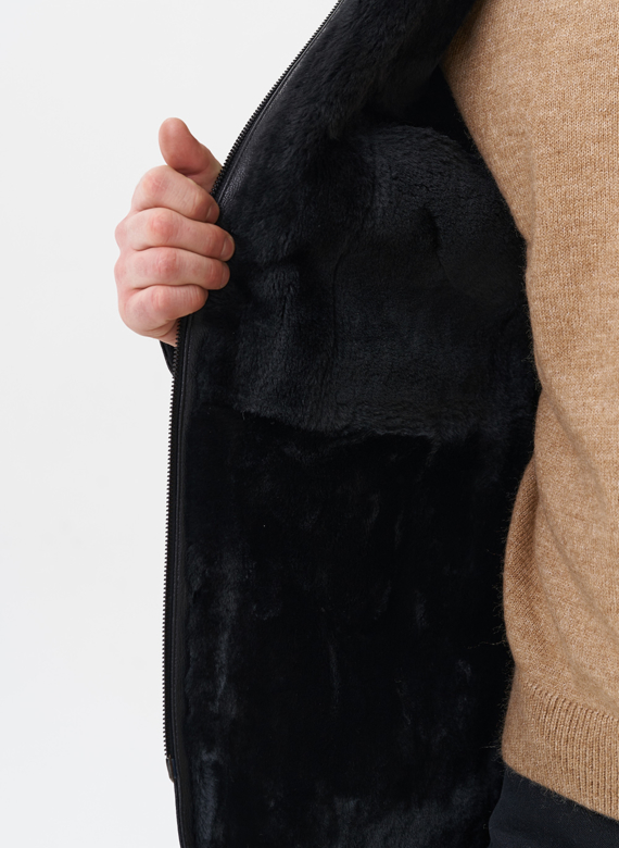 Мужская дубленка черного цвета 