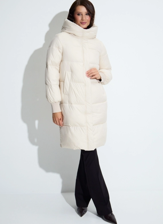 Женский пуховик с капюшоном фото