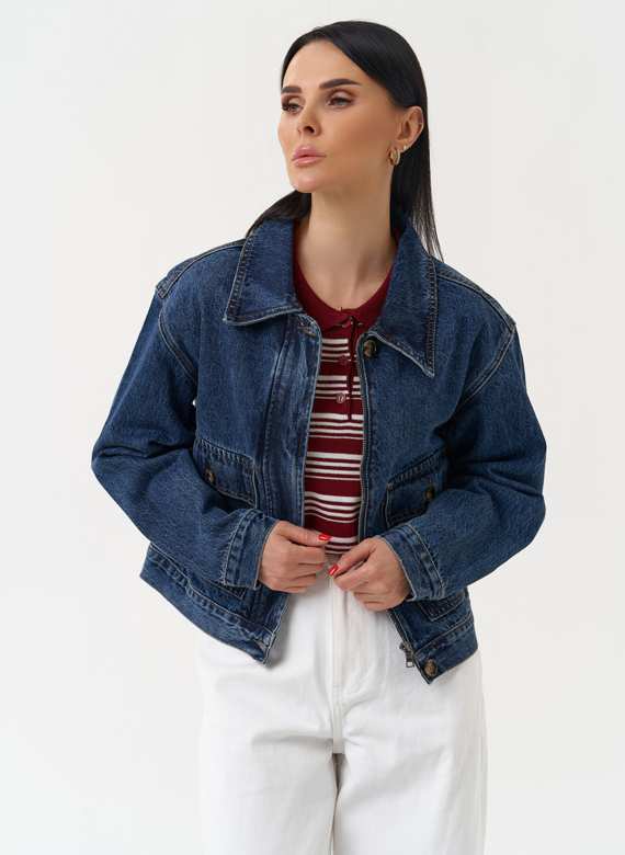 Женская джинсовая куртка синего цвета