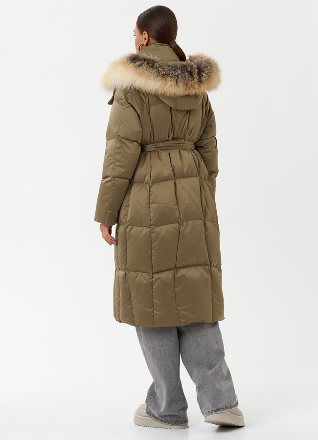 Пуховик с капюшоном из меха лисы модель № 28850 универмаг малина