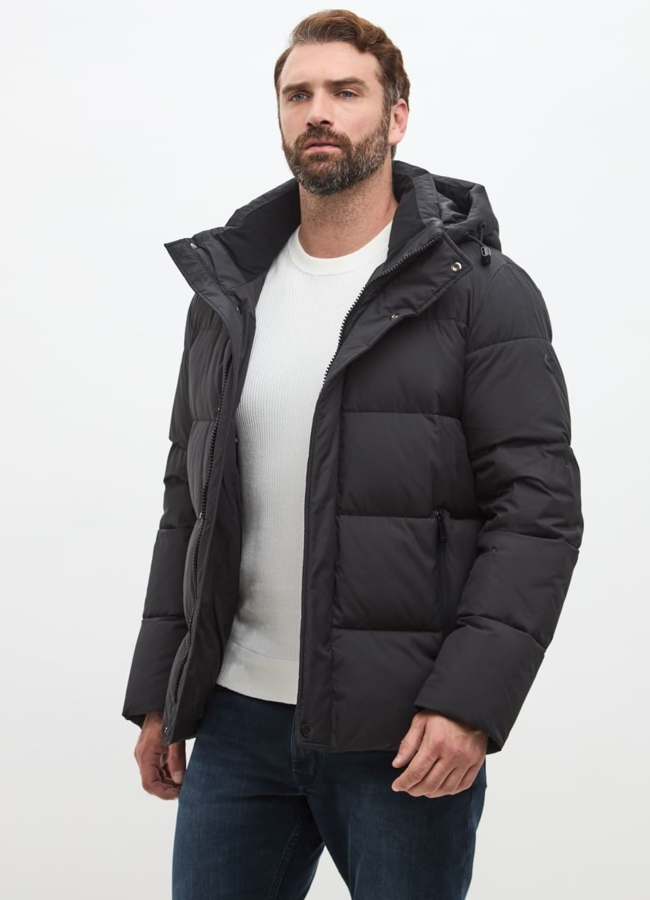 Мужской пуховик черного цвета  модель № 32033 универмаг малина