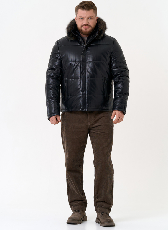 Пуховик из эко кожи с капюшоном из меха енота