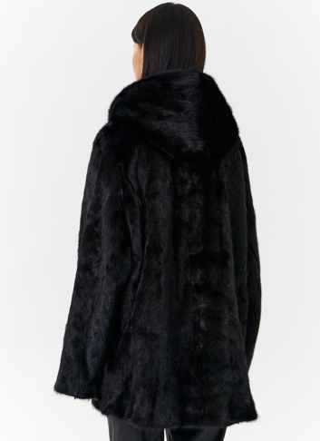 Шуба из меха норки с капюшоном