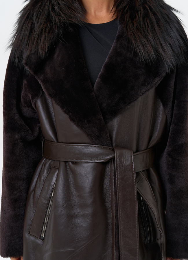 Женская натуральная дубленка с воротником из меха лисы модель № 31609 универмаг малина