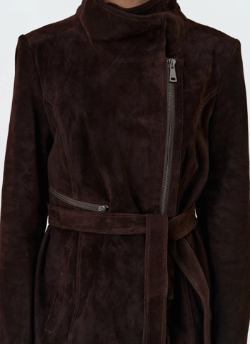 Женская куртка из натуральной замши с поясом