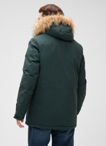 Мужской пуховик с капюшоном из меха енота